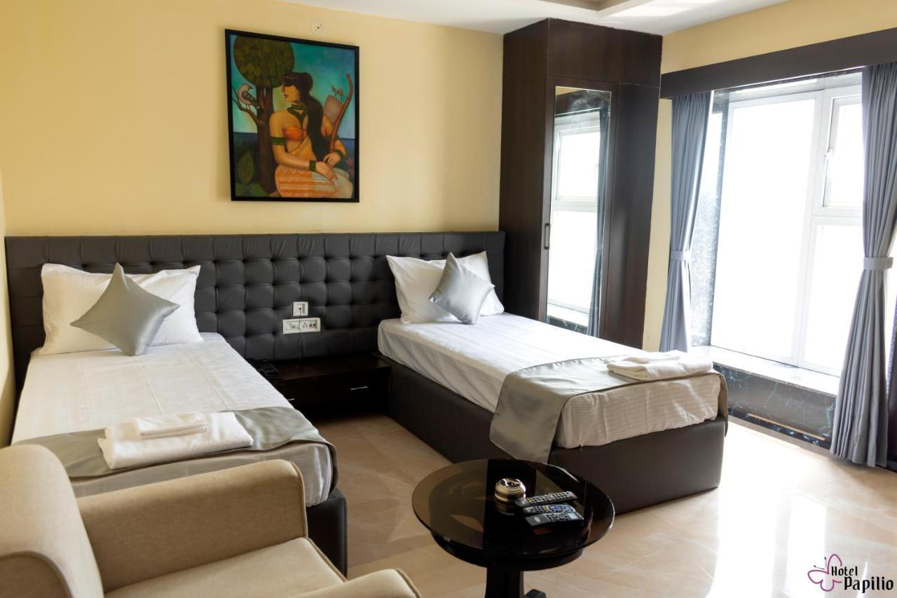 Hotel Papilio Malda Экстерьер фото