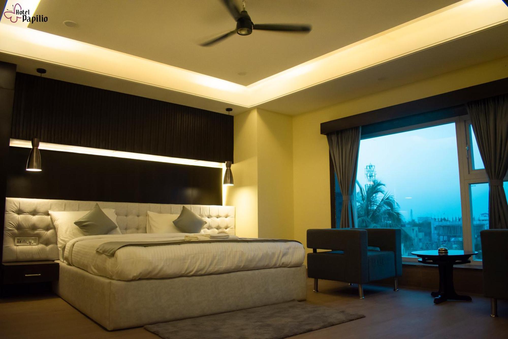 Hotel Papilio Malda Экстерьер фото