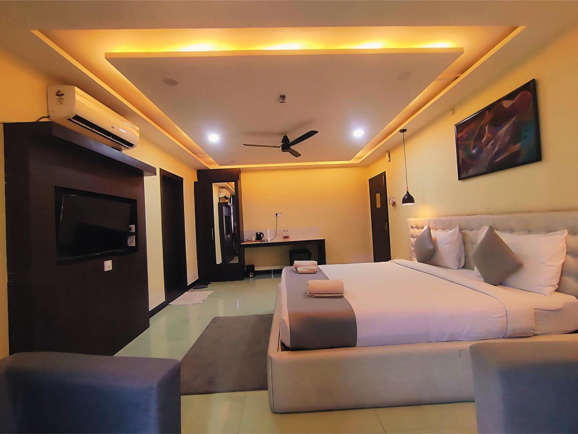 Hotel Papilio Malda Экстерьер фото